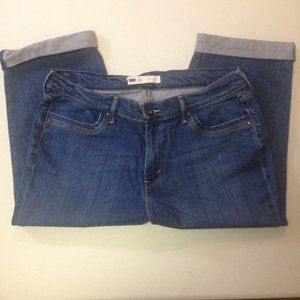 Levis cuffed denim capri size 12